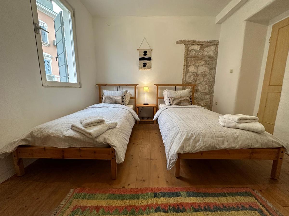 5C Luxury Apartment Rovigno Esterno foto