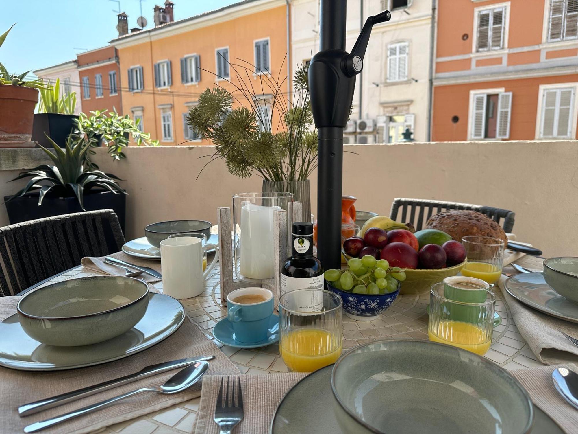 5C Luxury Apartment Rovigno Esterno foto