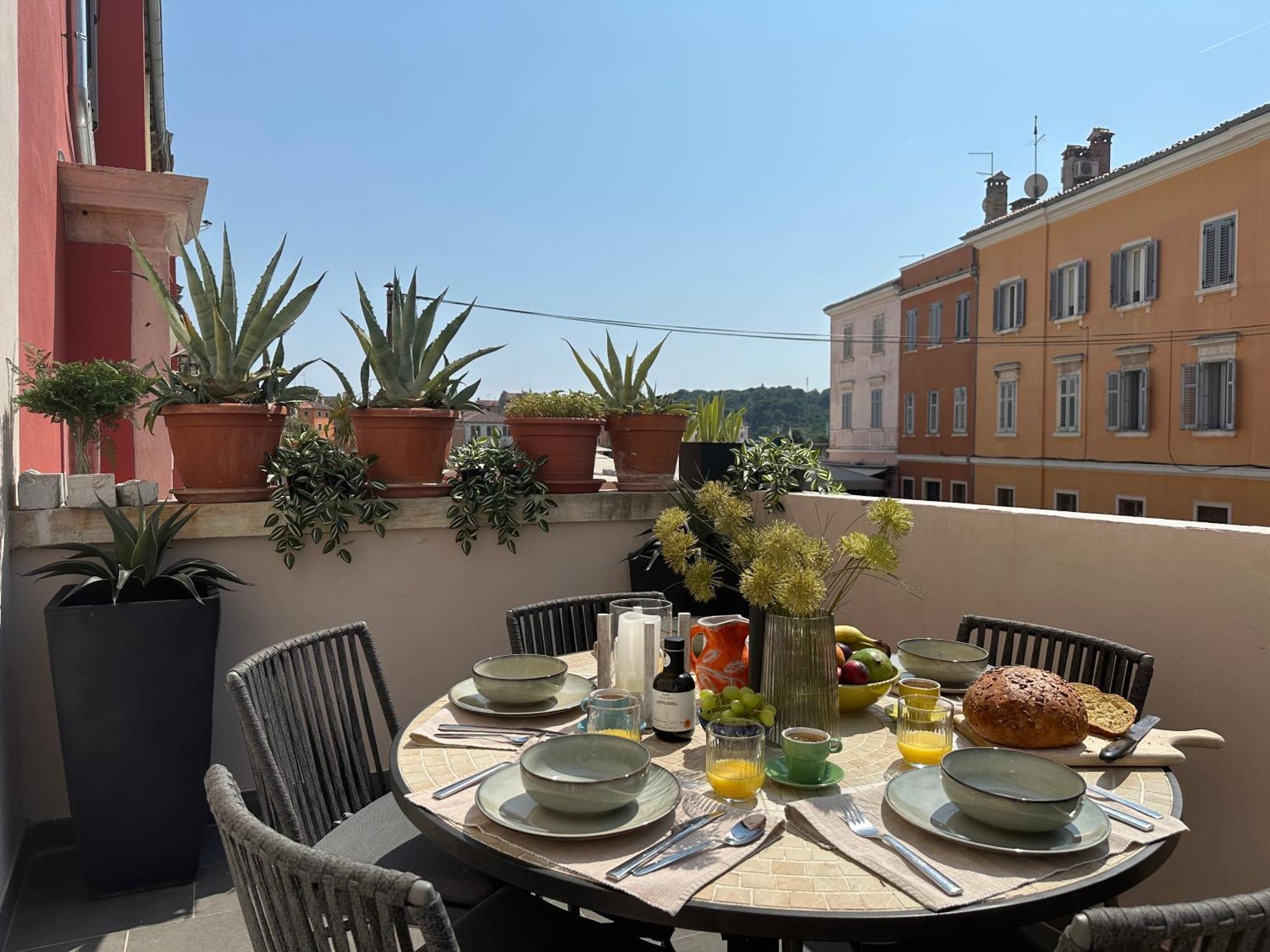 5C Luxury Apartment Rovigno Esterno foto